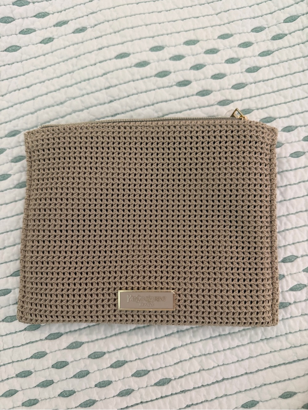 Yves Saint Laurent Beige Textured Pouch with Gold Hardware, 3 sample products - Picture 3 of 12